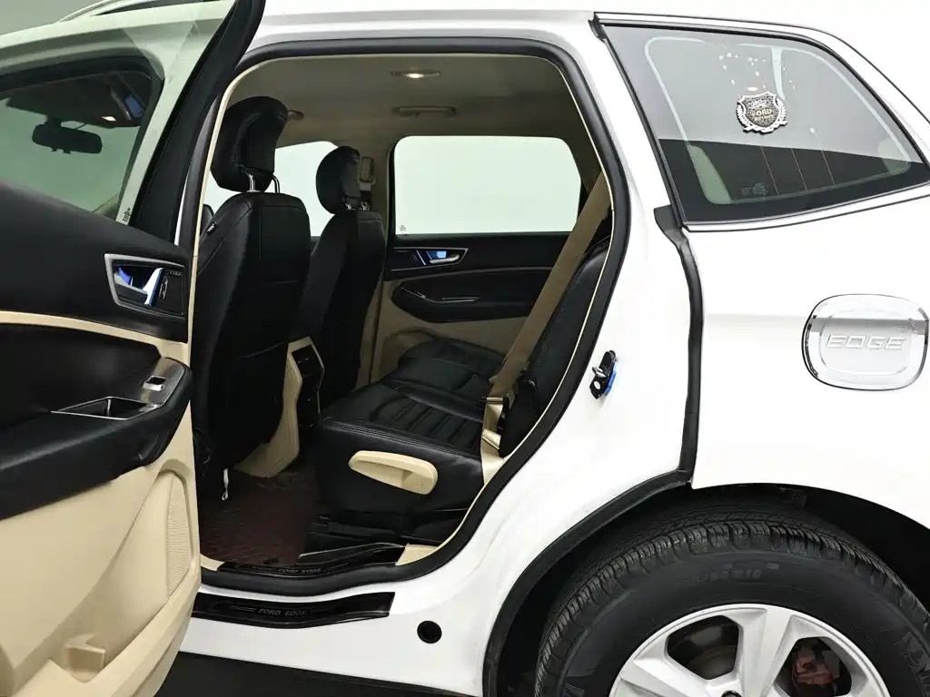 Ford Edge — миниатюра 14