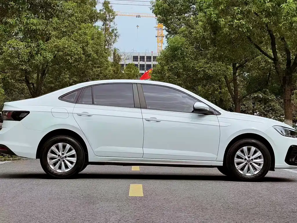 Volkswagen Lavida — миниатюра 4