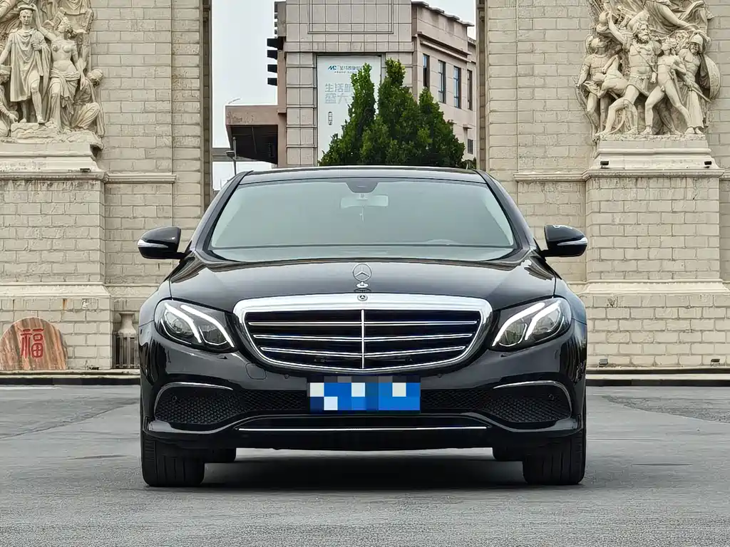 Mercedes-Benz E-Class — миниатюра 2