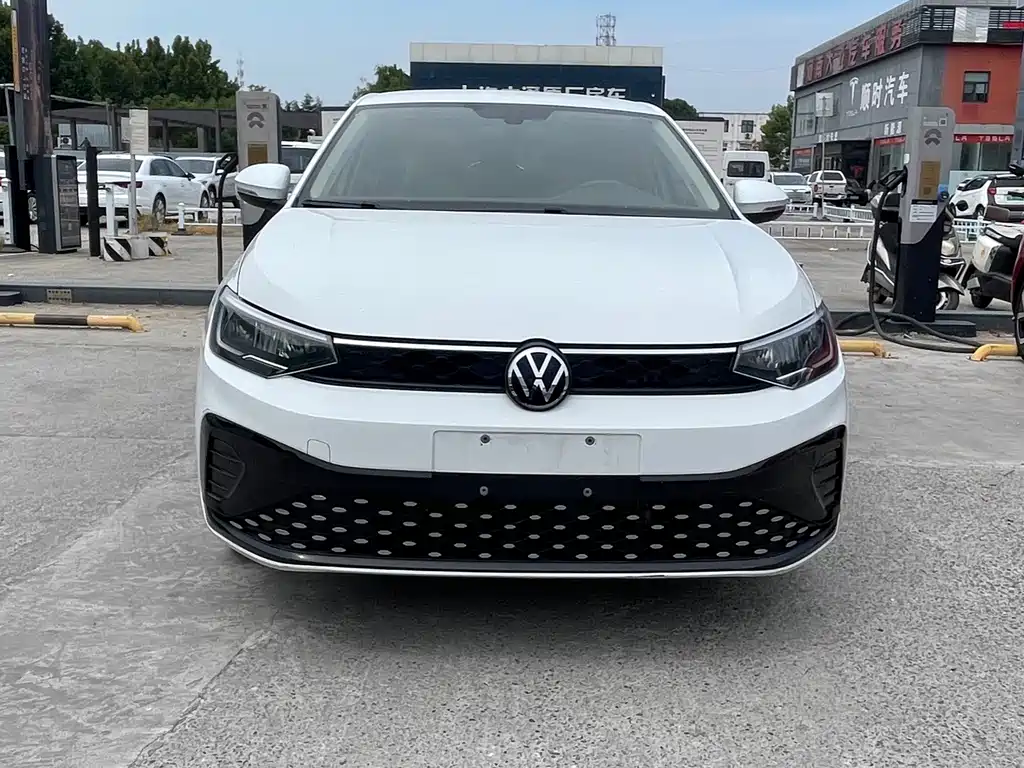 Volkswagen Lavida — миниатюра 2
