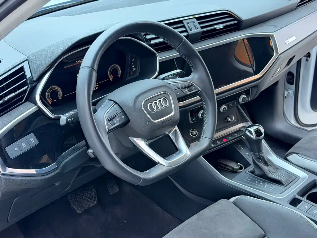 Audi Q3 — миниатюра 11