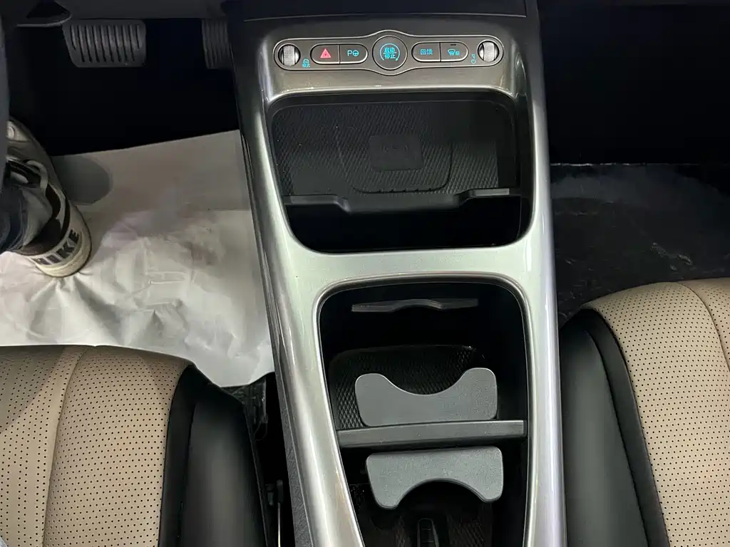 BYD Dolphin — миниатюра 12