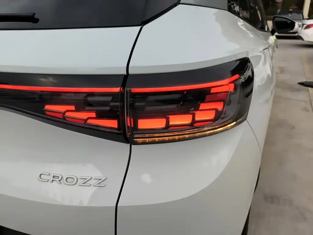 Volkswagen ID.4 Crozz — миниатюра 8