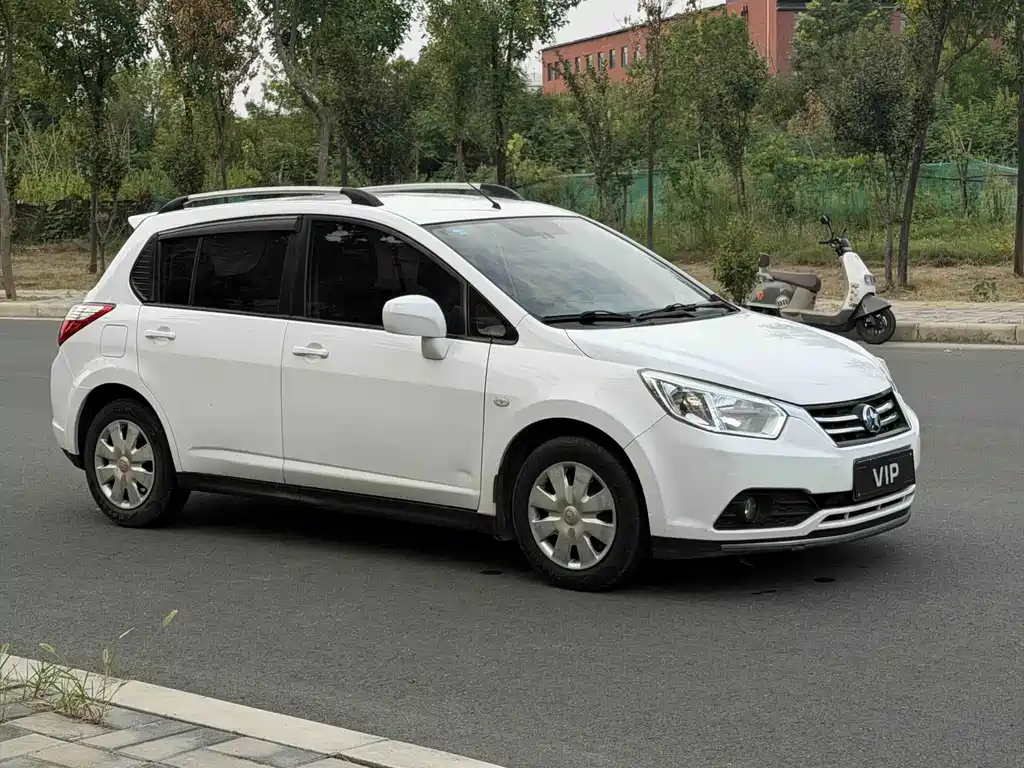 Venucia R50 — миниатюра 3