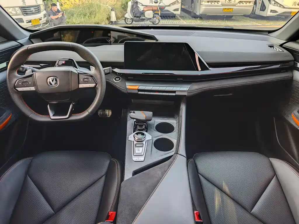Changan UNI-V — миниатюра 7