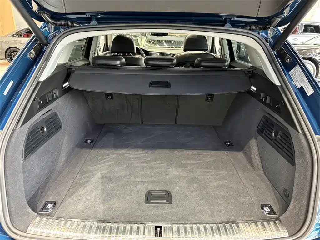 Audi e-tron (Import) — миниатюра 9