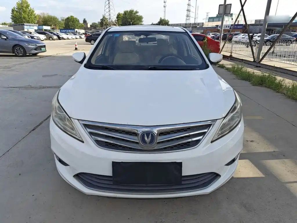 Changan Eado — миниатюра 3