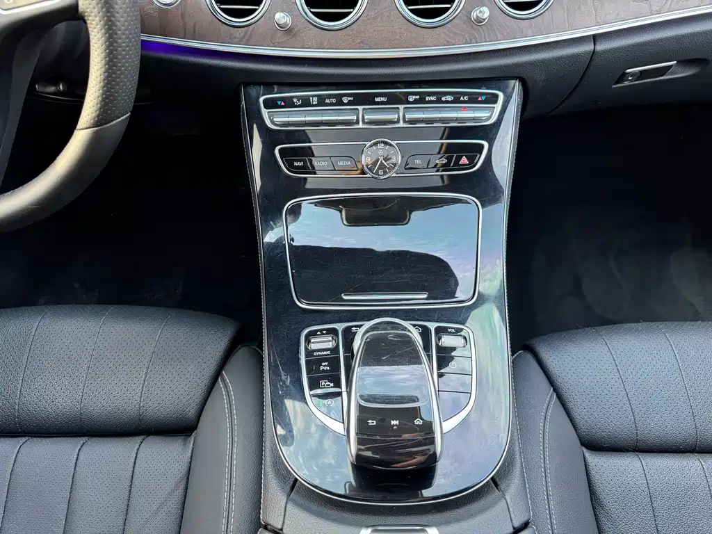 Mercedes-Benz E-Class — миниатюра 16