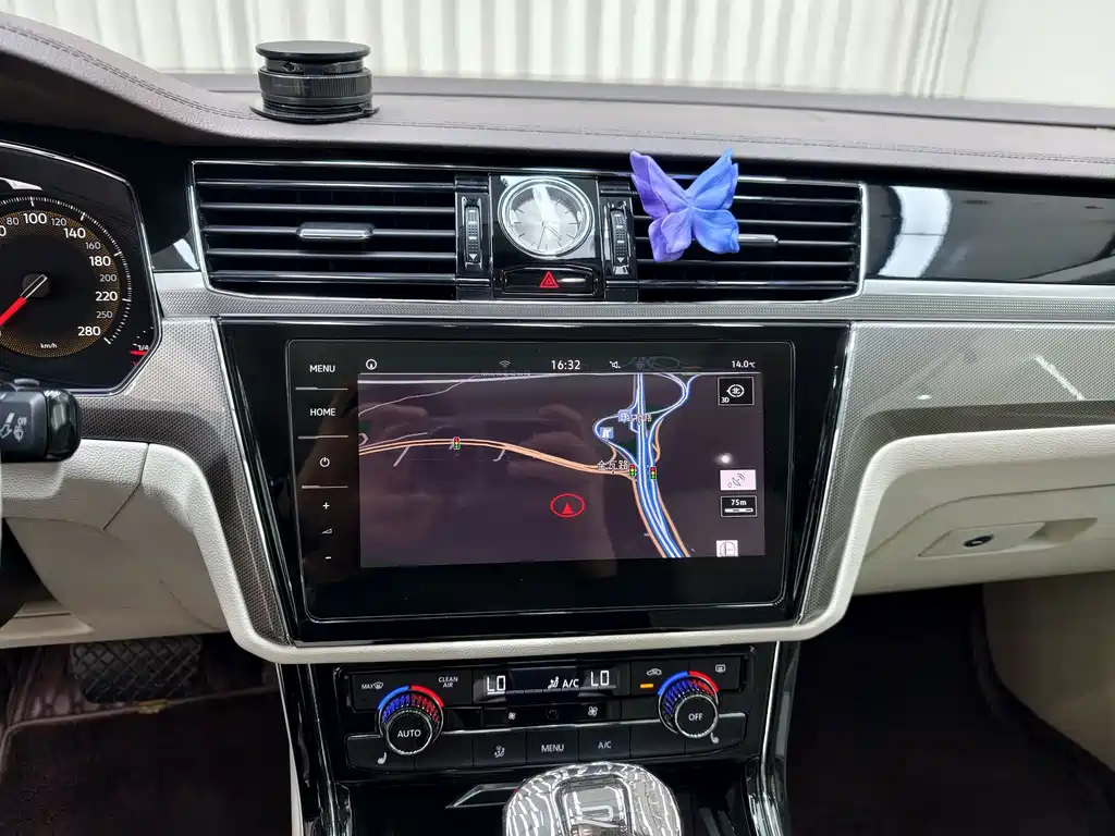 Volkswagen Phideon — миниатюра 19