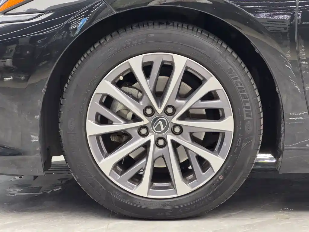 Lexus ES — миниатюра 4