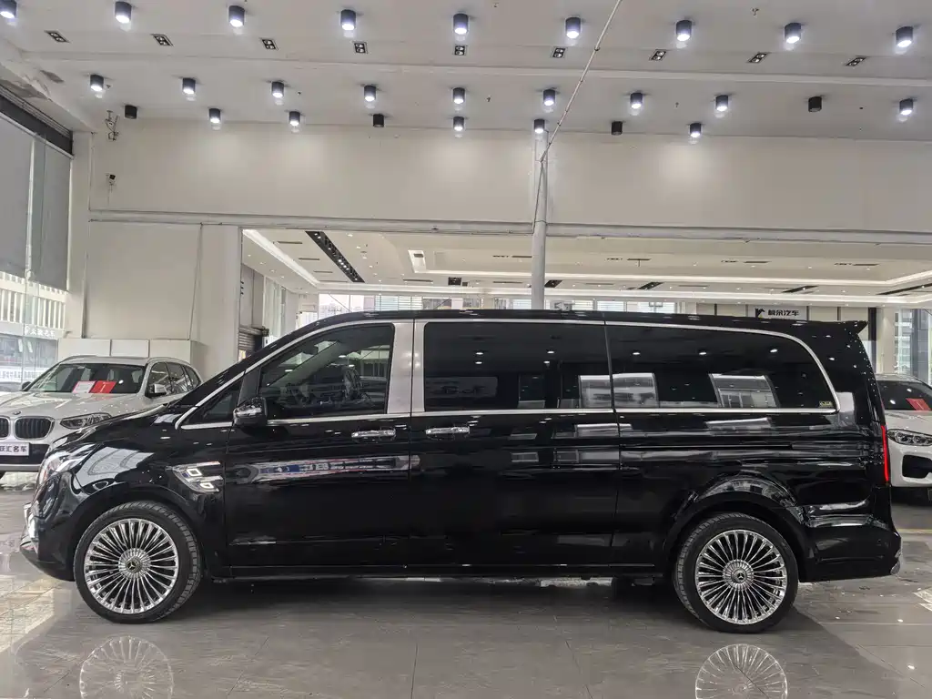 Mercedes-Benz Vito 2021 2.0T 7 мест
