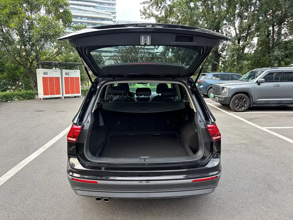 Volkswagen Tiguan L — миниатюра 14
