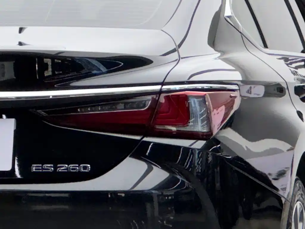 Lexus ES — миниатюра 6