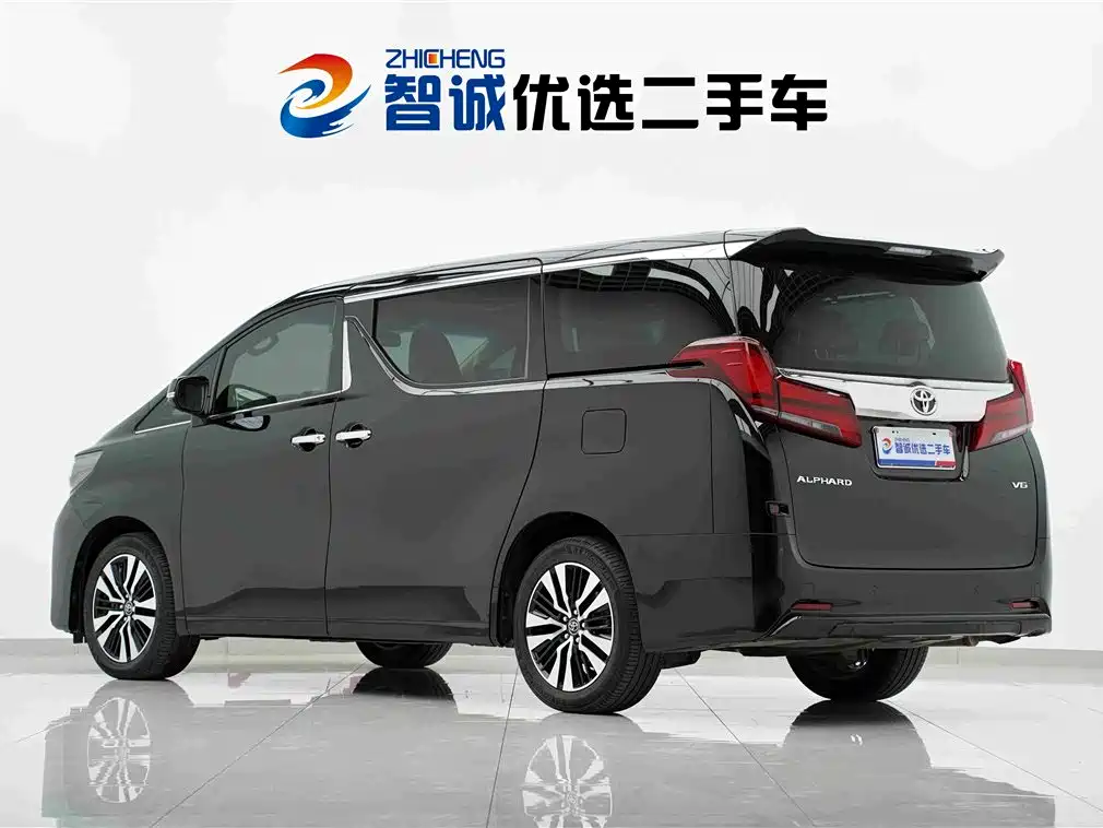Toyota Alphard — миниатюра 43