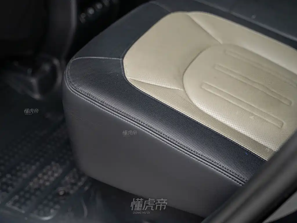 Land Rover Defender — миниатюра 16