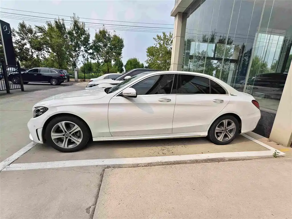 Mercedes-Benz C-Class — миниатюра 2