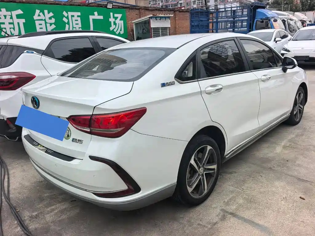 BAIC EU5 — миниатюра 4