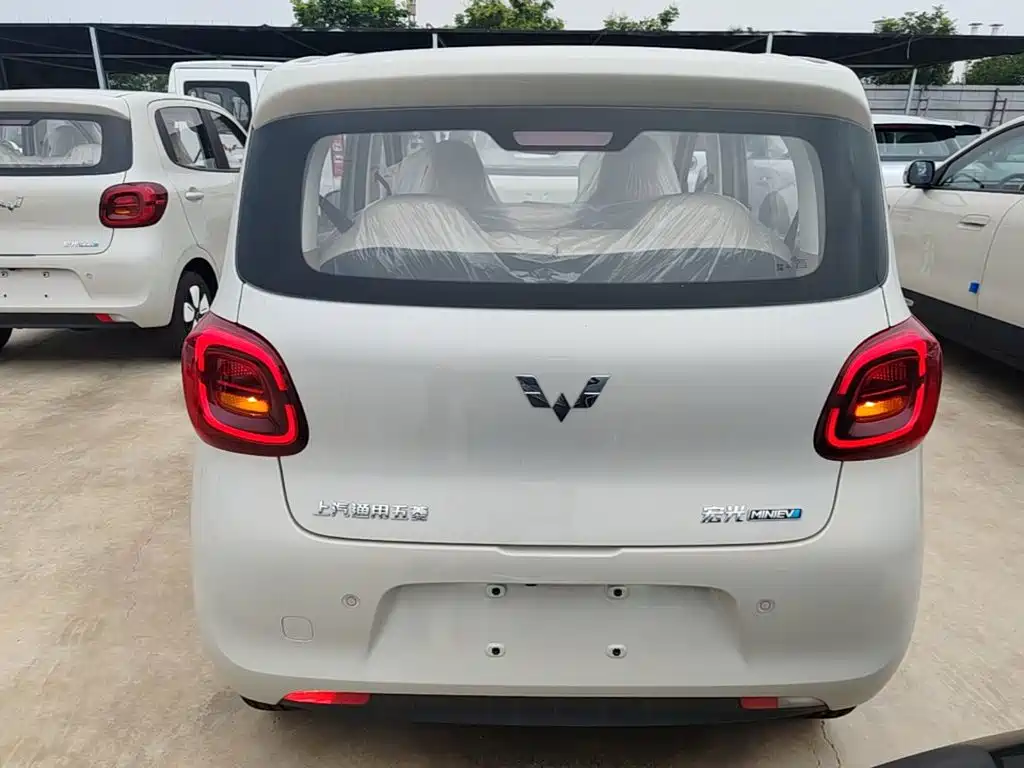 Wuling MINIEV — миниатюра 6