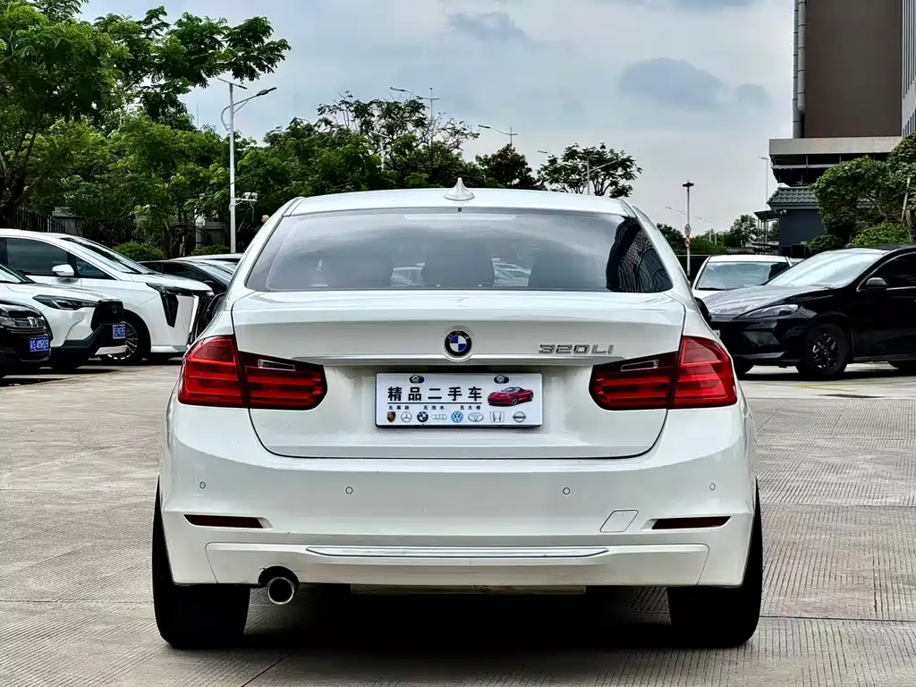 BMW 3 Series — миниатюра 8