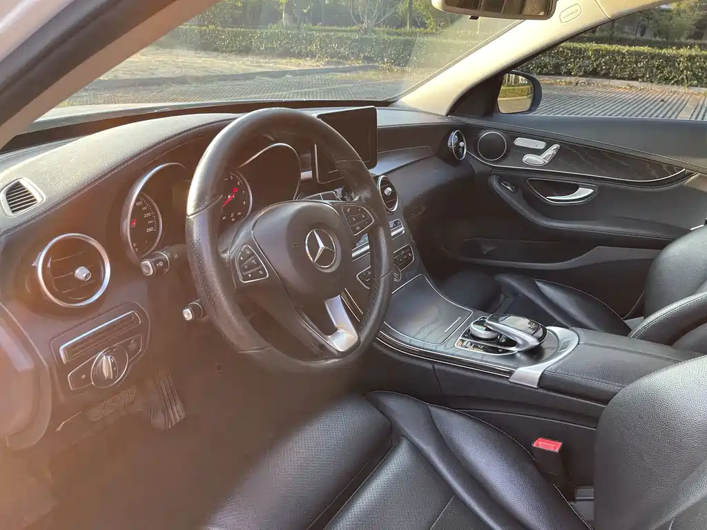 Mercedes-Benz C-Class — миниатюра 10