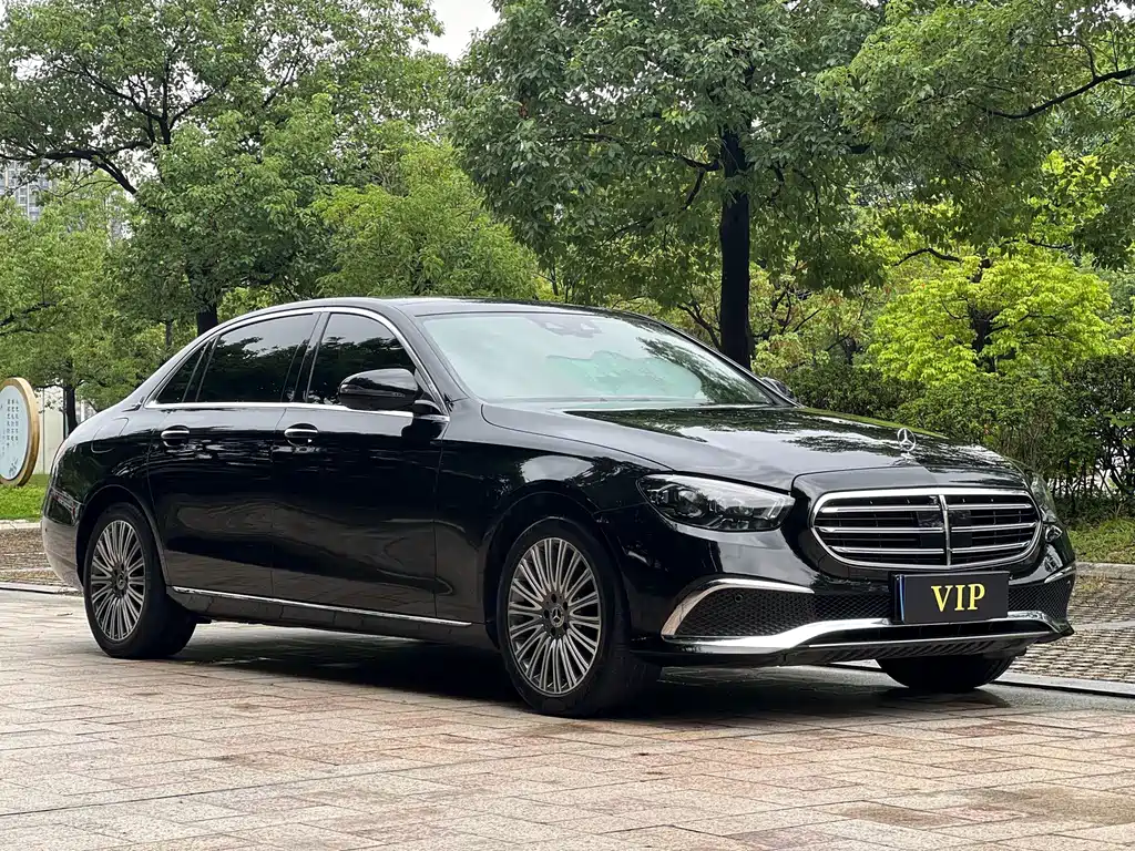 Mercedes-Benz E-Class — миниатюра 6