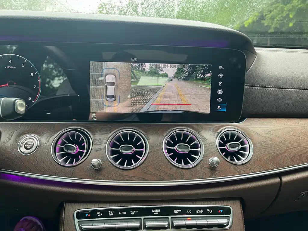 Mercedes-Benz E-Class — миниатюра 12