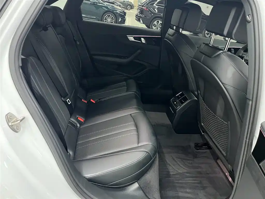 Audi A4L 2024 Белый из Китая, фото 5