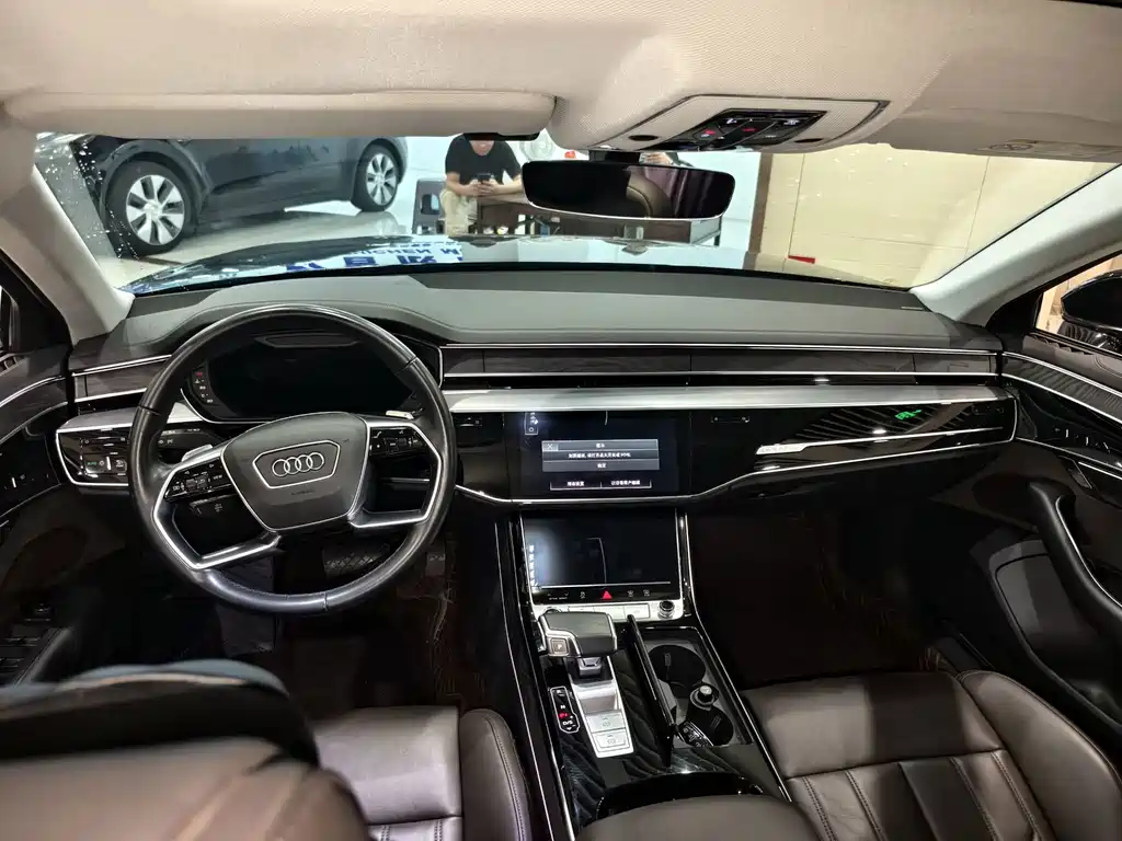 Audi A8 — миниатюра 5
