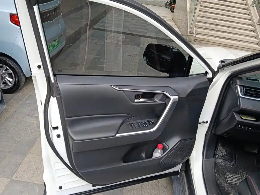 Toyota RAV4 Prime — миниатюра 7