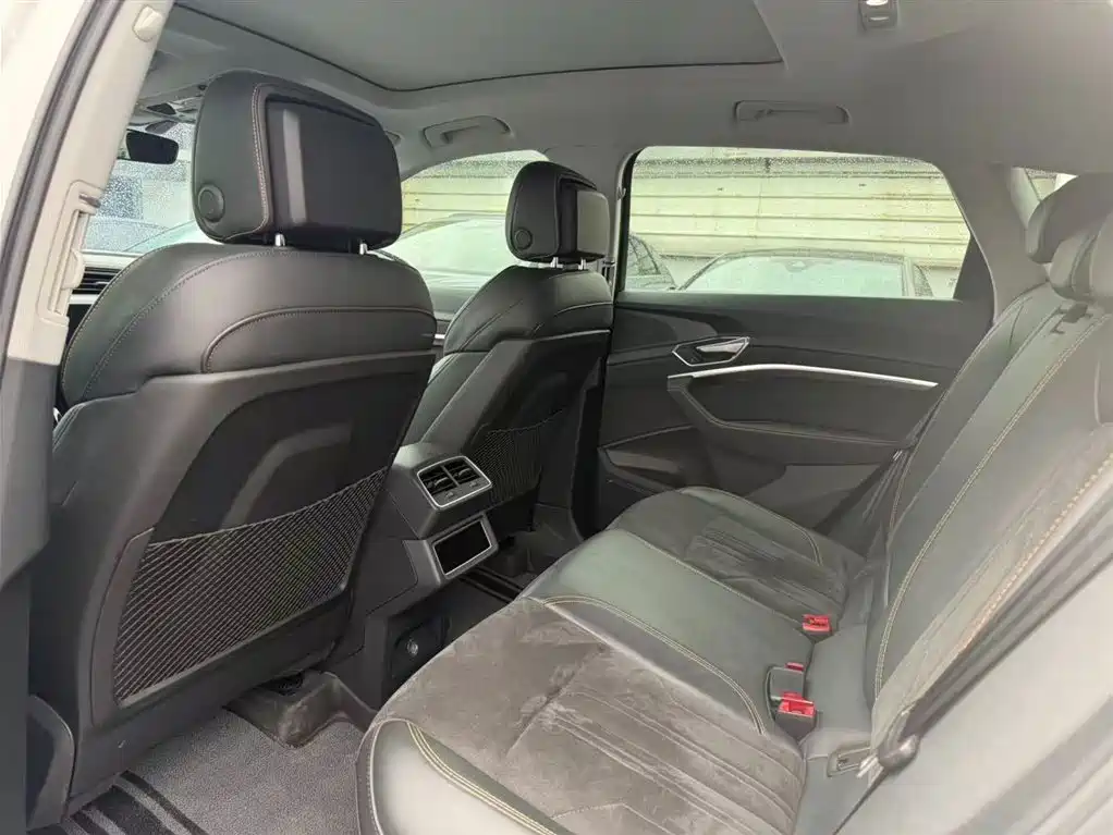 Audi e-tron — миниатюра 7