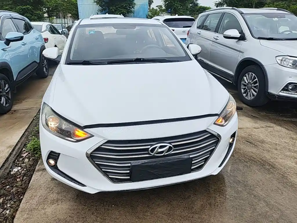 Hyundai Elantra — миниатюра 3