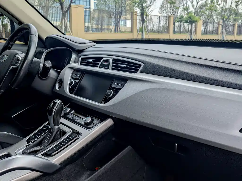 Geely Boyue — миниатюра 6