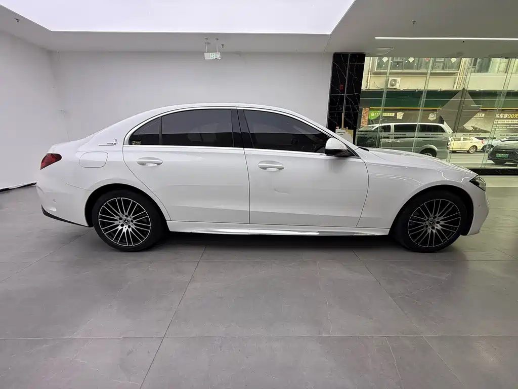 Mercedes-Benz C-Class — миниатюра 22