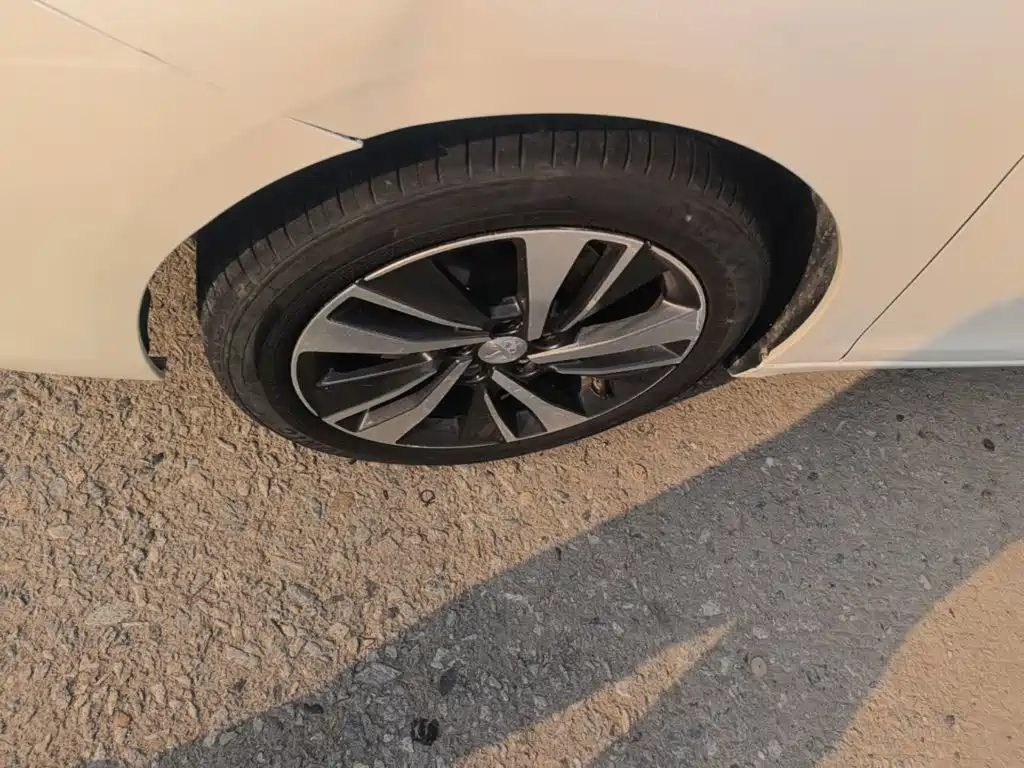 Peugeot 408 — миниатюра 23