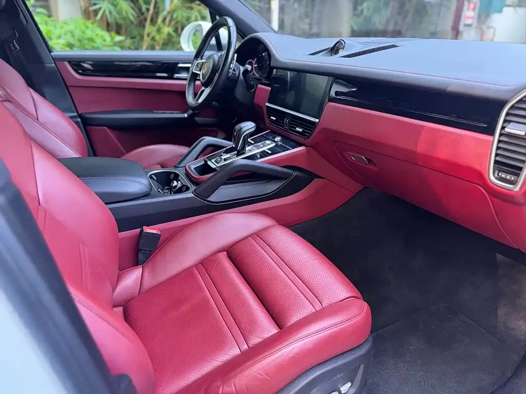 Porsche Cayenne — миниатюра 4