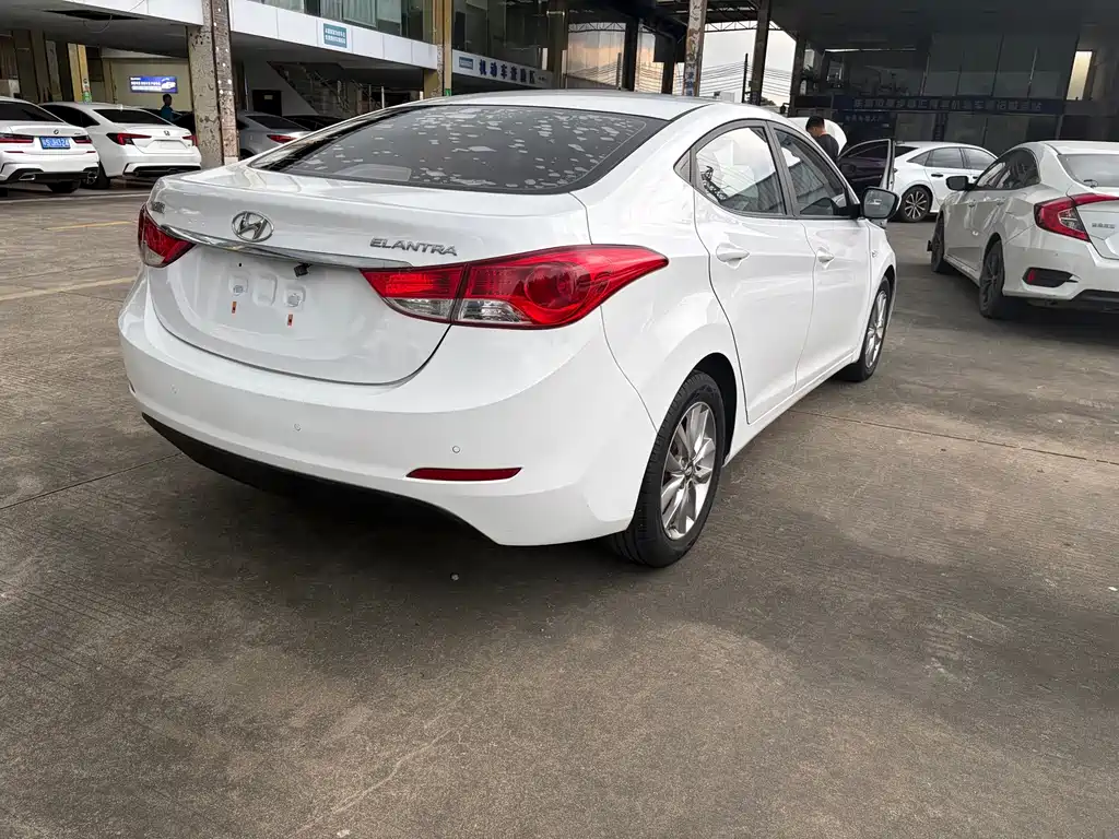 Hyundai Elantra Langdong — миниатюра 8
