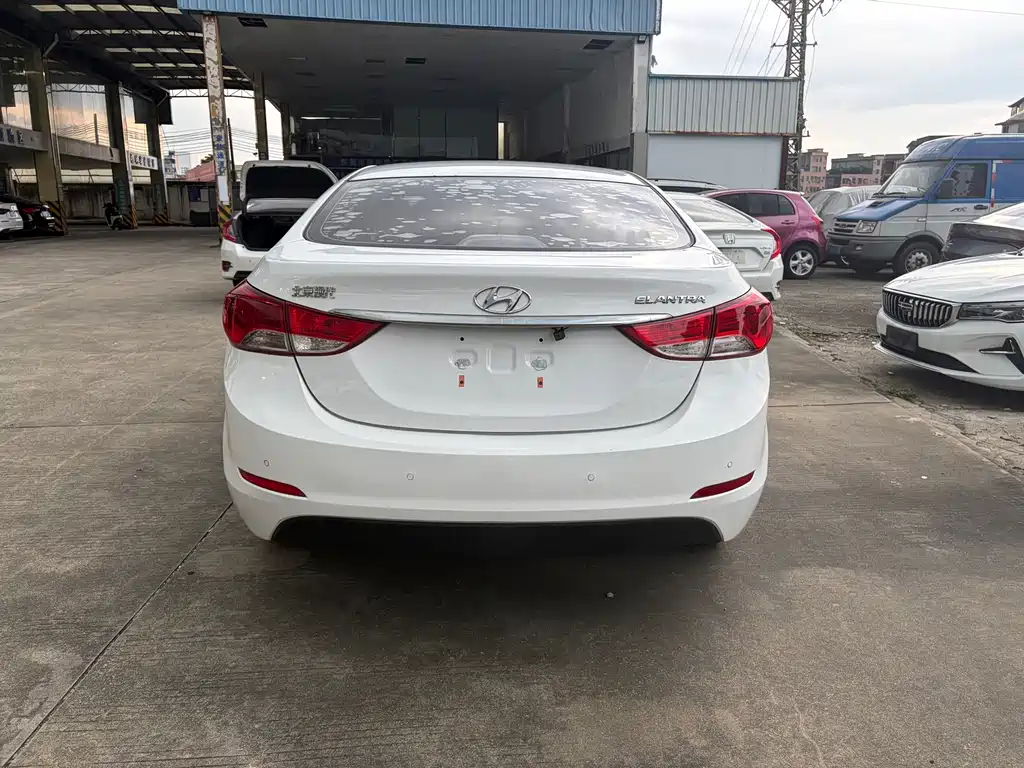 Hyundai Elantra Langdong — миниатюра 7