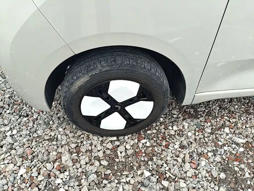 Wuling MINIEV — миниатюра 23
