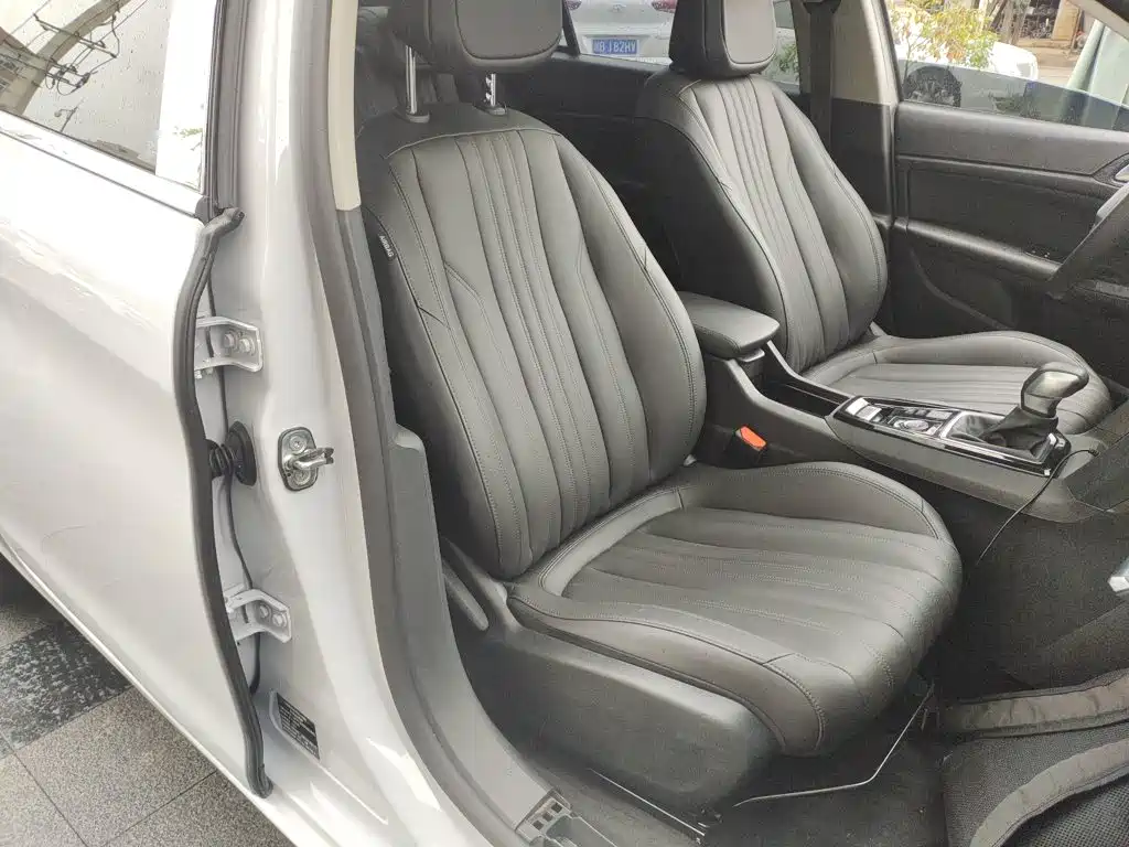 Peugeot 408 — миниатюра 16