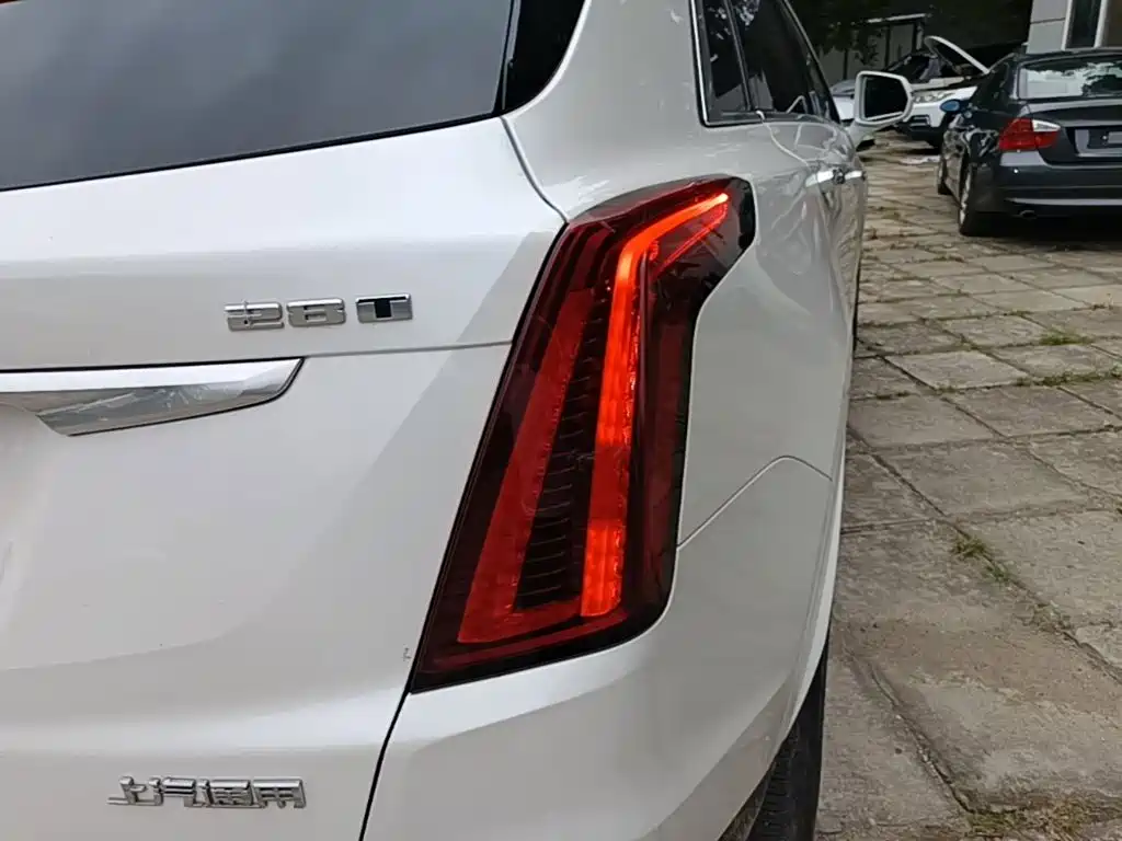 Cadillac XT5 — миниатюра 8