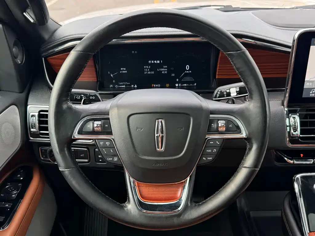 Lincoln Navigator — миниатюра 28