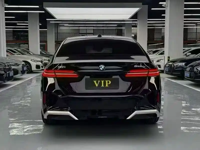 BMW 5 Series — миниатюра 19