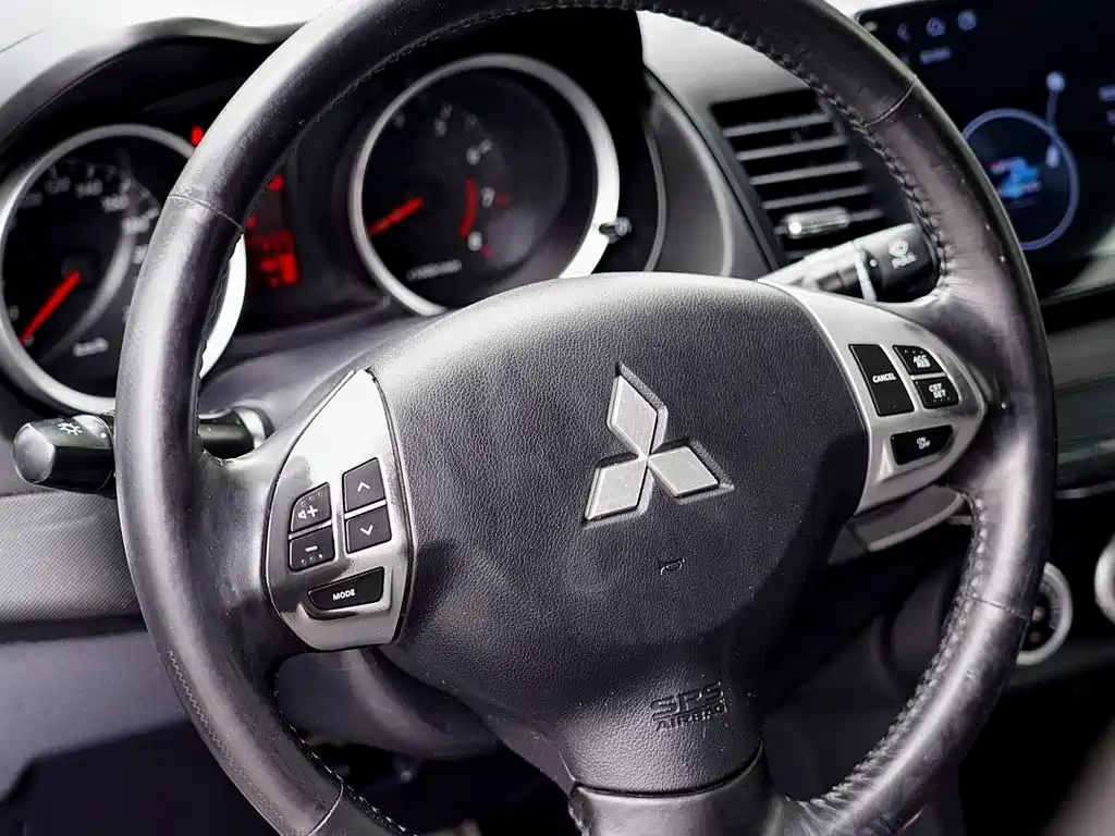 Mitsubishi Lancer EX — миниатюра 9