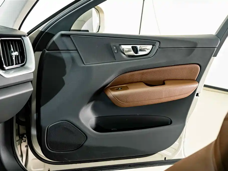 Volvo XC60 — миниатюра 15