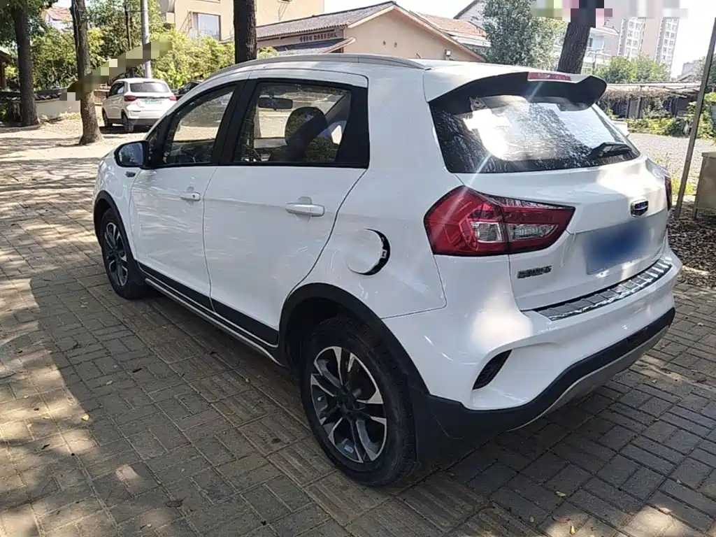 Geely Vision X3 — миниатюра 5