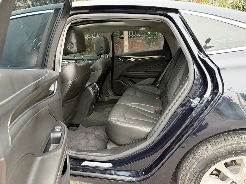 Buick LaCrosse — миниатюра 9