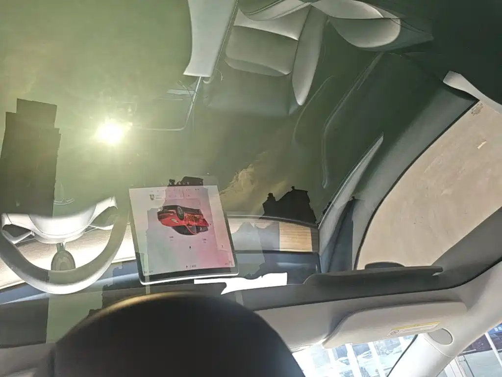 Tesla Model 3 — миниатюра 18