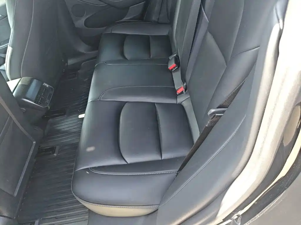 Tesla Model 3 — миниатюра 17