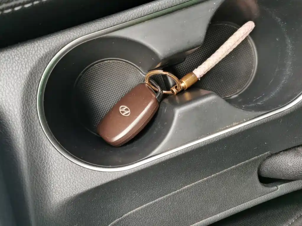 Hyundai Elantra — миниатюра 9