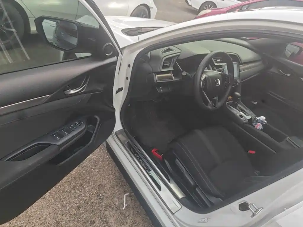 Honda Civic — миниатюра 16